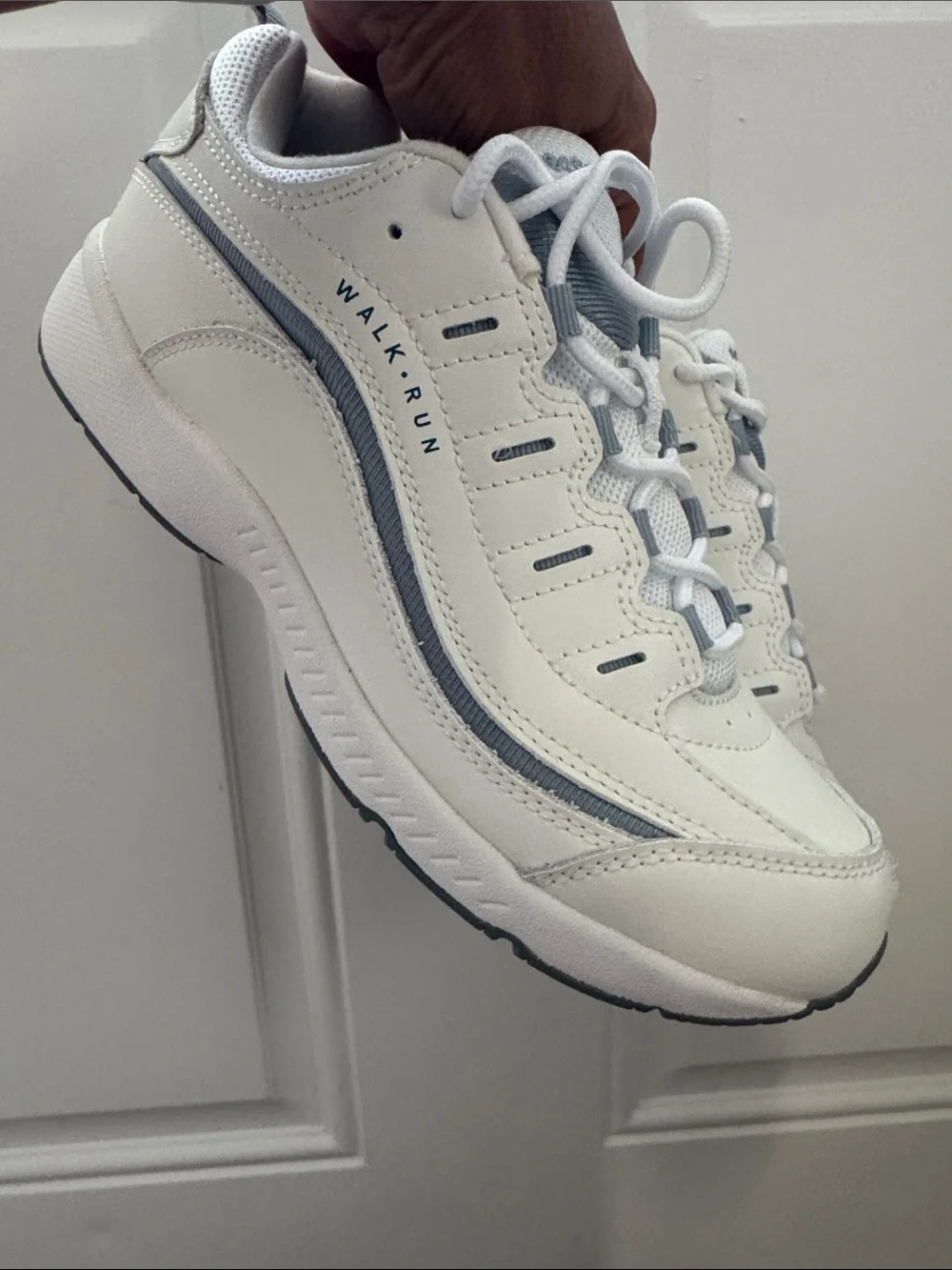 Easy Spirit Walk Run  Women’s White and Light Gray  Sneakers Size 8.5